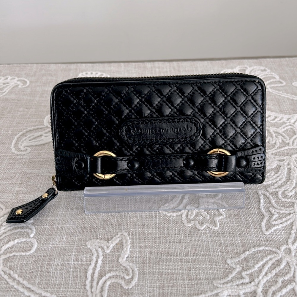 Juicy Couture Vintage Black Leather Zip Around Wallet